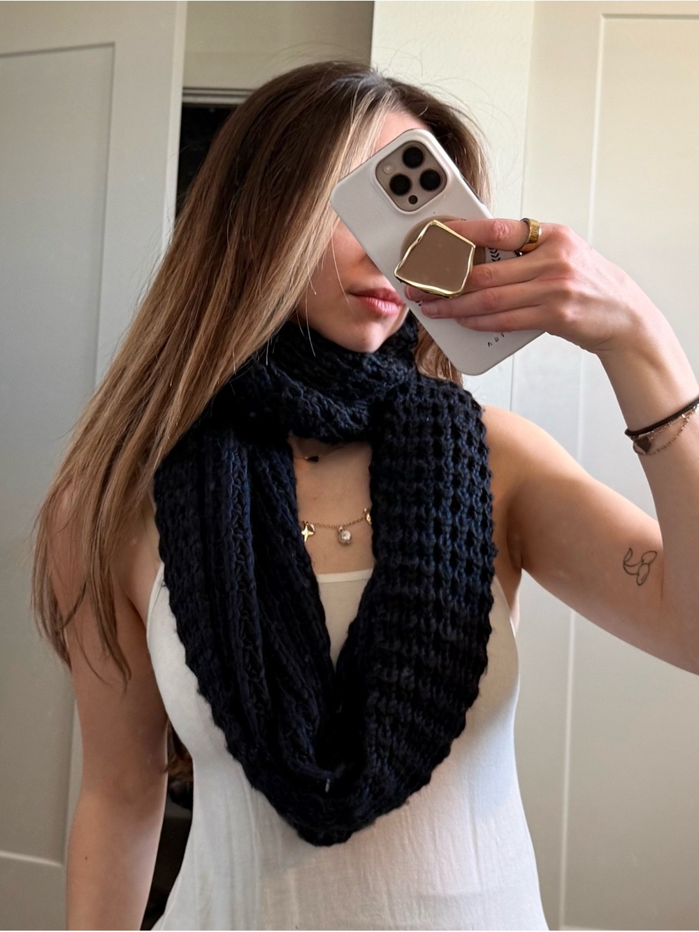 Tahari Chunky Knit Infinity Scarf – Navy & Black Loop Scarf